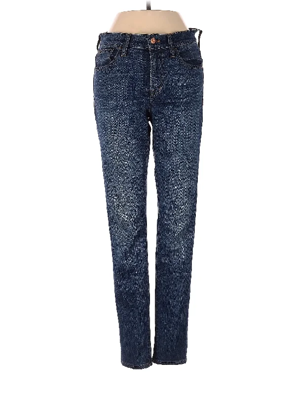 High-Rise Straight-leg Jeans in Medium Wash