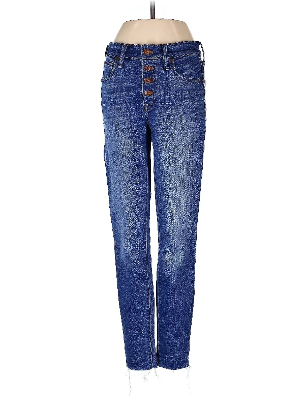 Low-Rise Straight-leg Jeans in Medium Wash